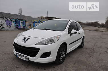 Peugeot 207  2010