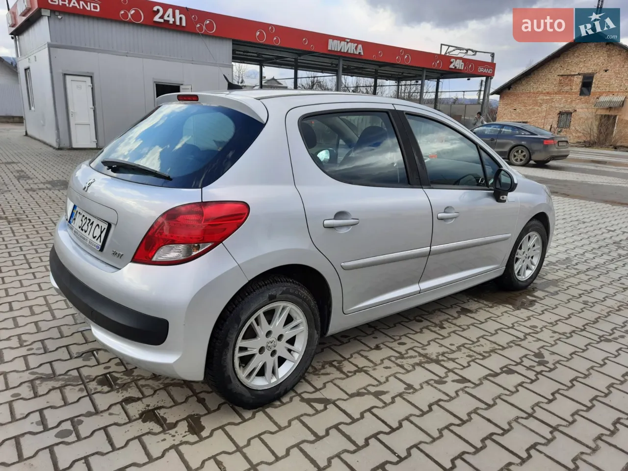 2010 Peugeot 207 - фото 1