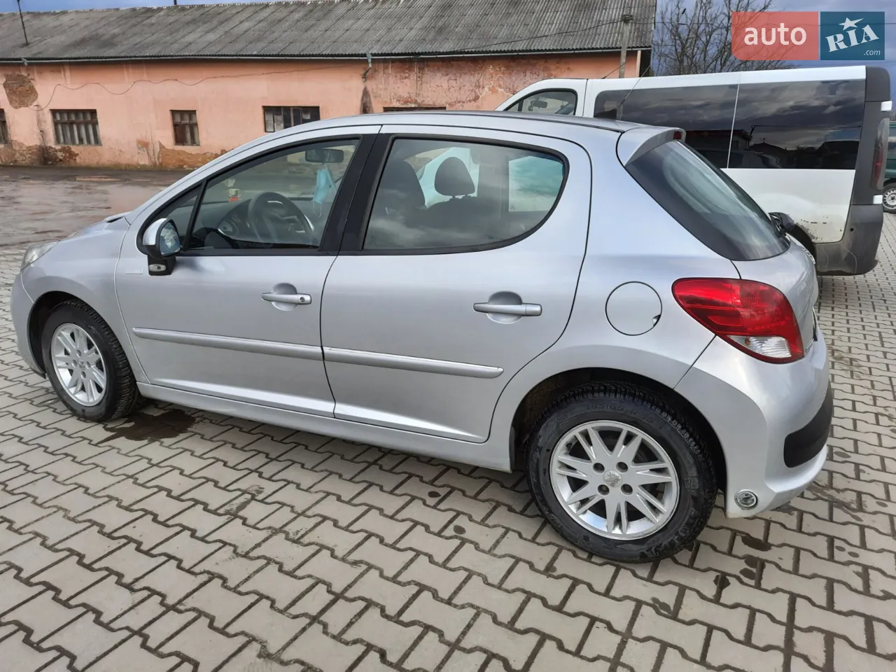 2010 Peugeot 207 - мініатюра 4