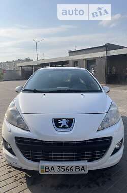 Peugeot 207  2011