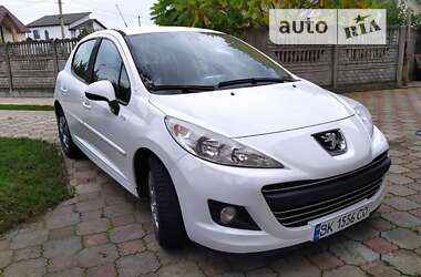 Peugeot 207  2010