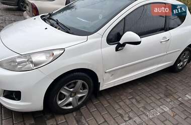 Peugeot 207  2012