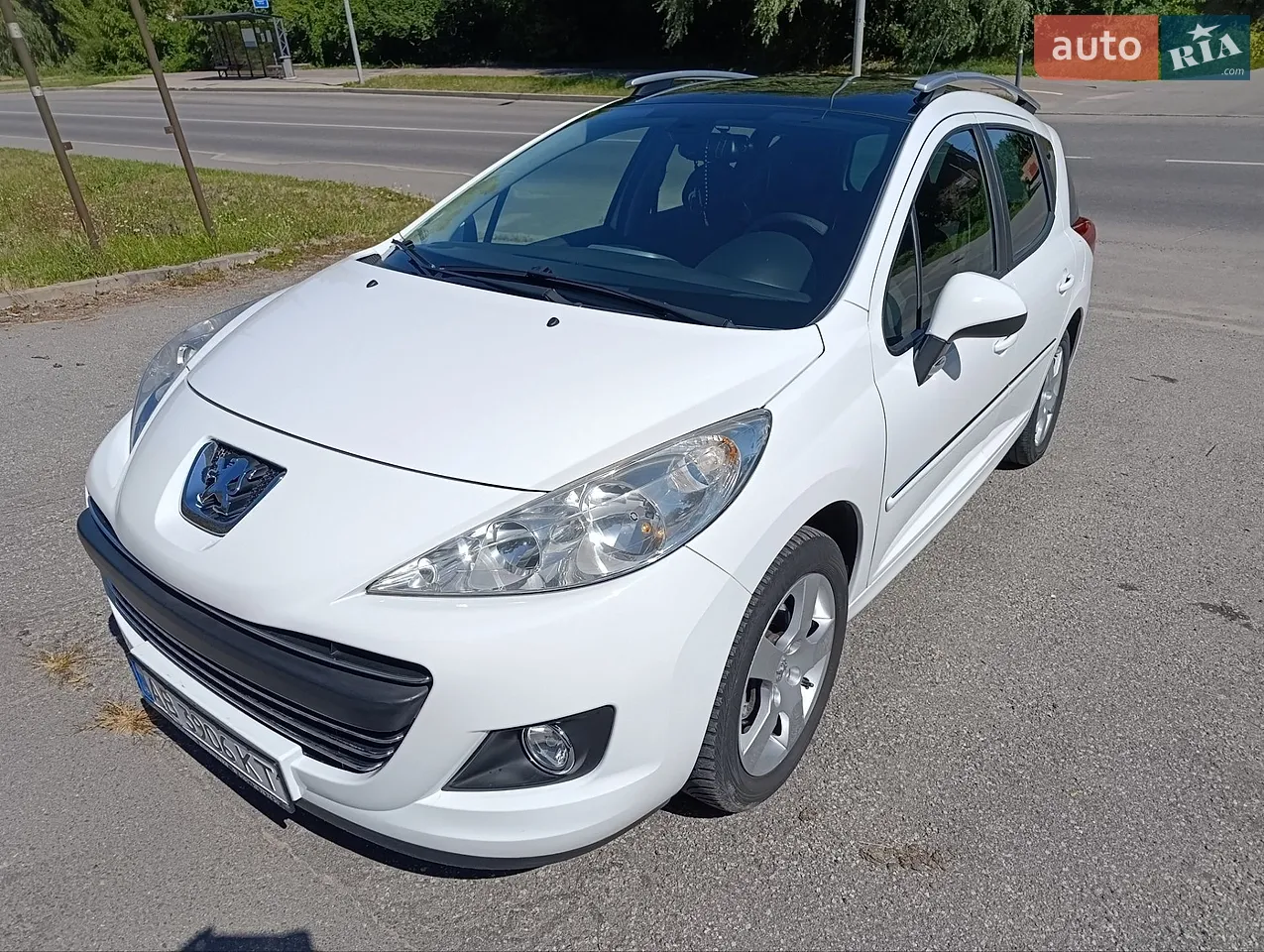 2010 Peugeot 207 - мініатюра 2