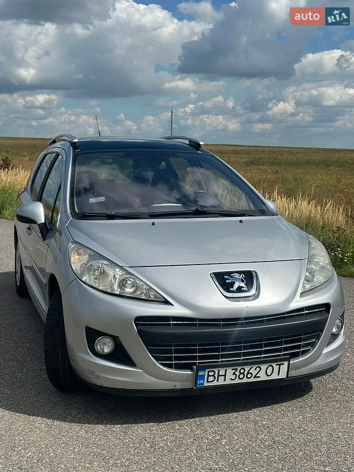 2010 Peugeot 207 - фото 1