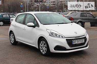 Peugeot 208 1.2 automatic 2015