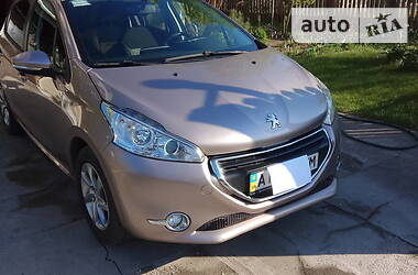 Peugeot 208  2014