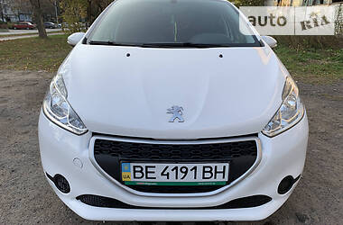 Peugeot 208  2013