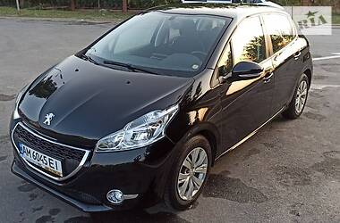 Peugeot 208  2012