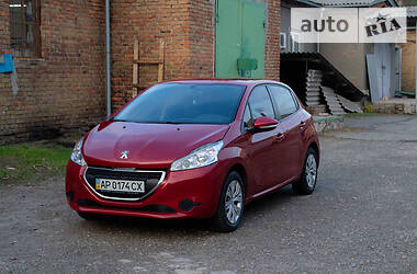 Peugeot 208  2015