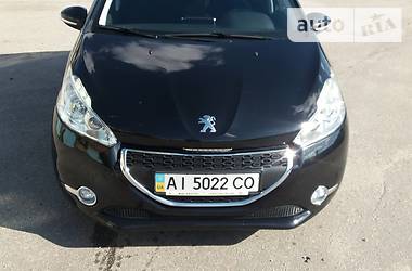 Peugeot 208  2013