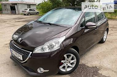 Peugeot 208 1.4 HDi 2012