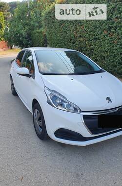 Peugeot 208  2015