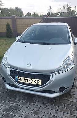 Peugeot 208  2013