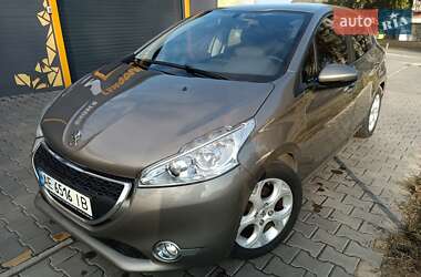 Peugeot 208  2013