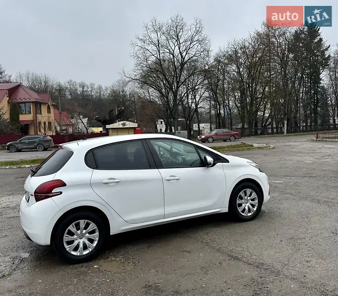 Peugeot 208 2016