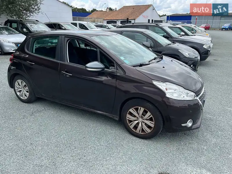 Peugeot 208 2012