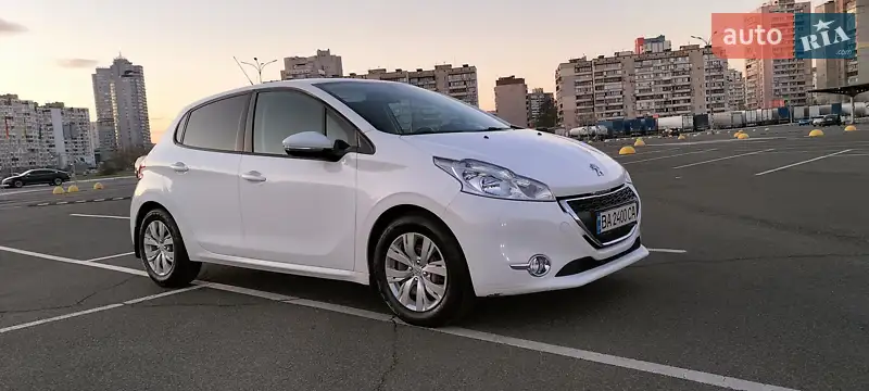 Peugeot 208 2015