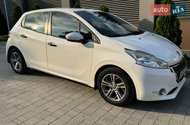 Peugeot 208  2013