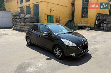 Peugeot 208  2013