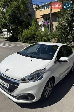 Peugeot 208  2016