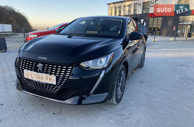 Peugeot 208 2021