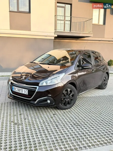 Peugeot 208 2012
