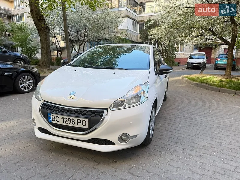 Peugeot 208 2014