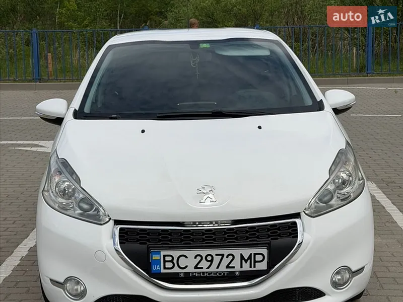 Peugeot 208
