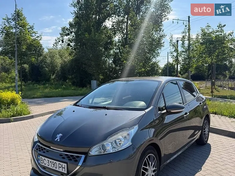 Peugeot 208
