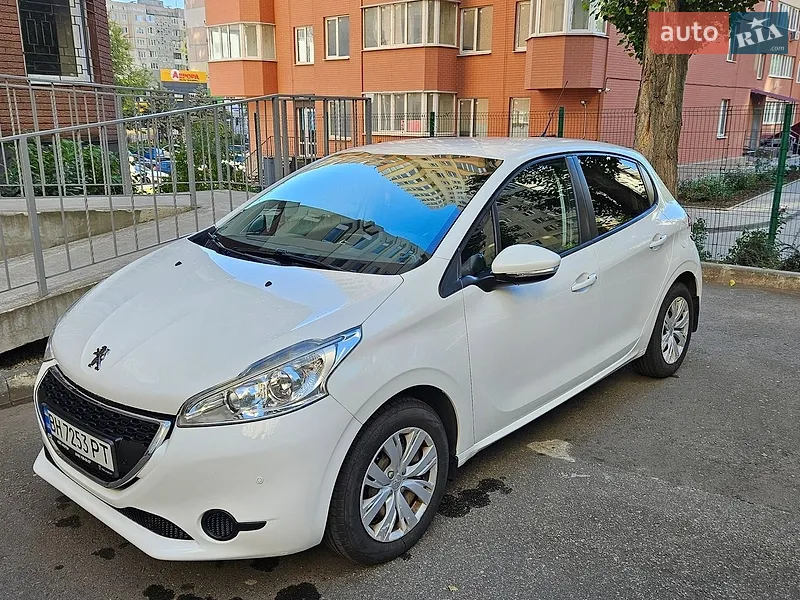 Peugeot 208 2015