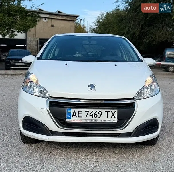 Peugeot 208