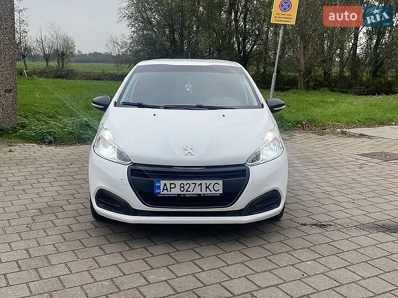 Peugeot 208 2015