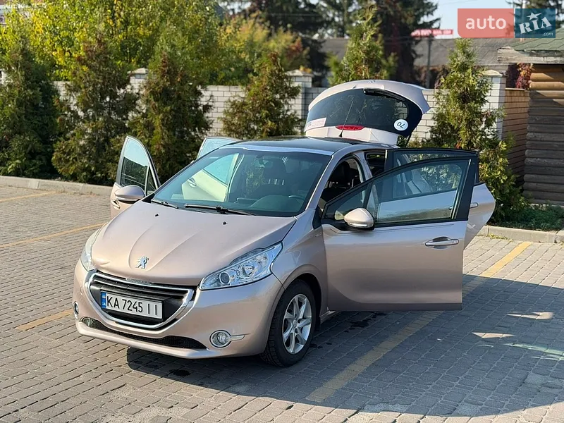 Peugeot 208 2014