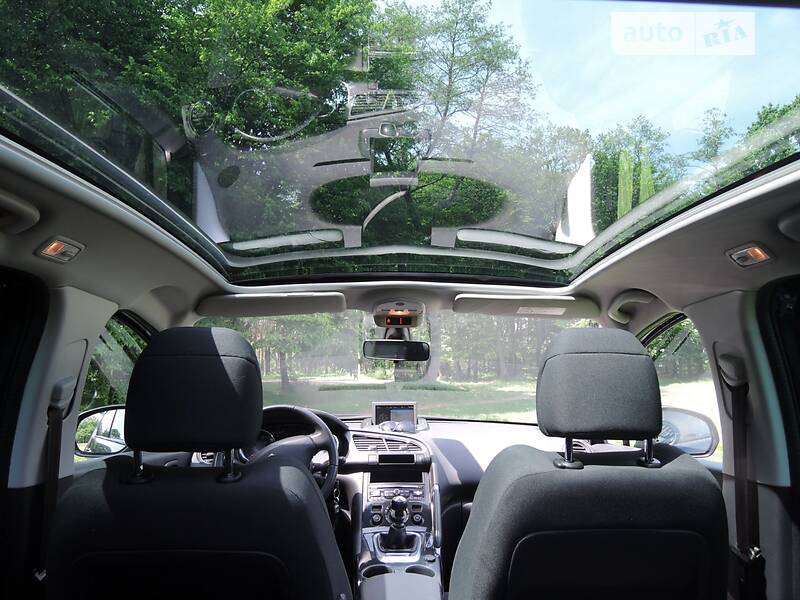 Універсал Peugeot 3008