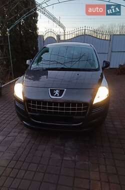 Peugeot 3008  2012