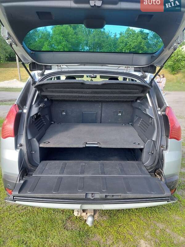 Легковые Peugeot 3008