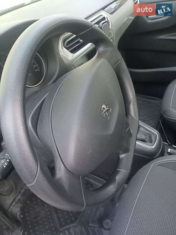 Peugeot 301