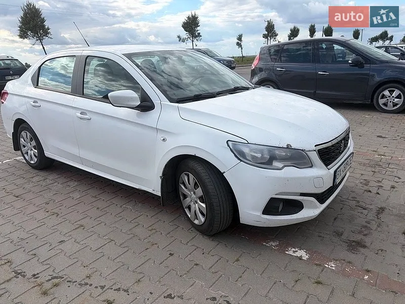 Peugeot 301