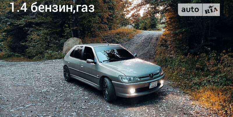 Хэтчбек Peugeot 306