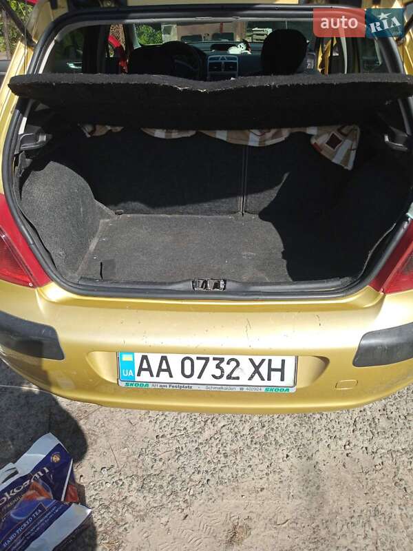 Хетчбек Peugeot 307
