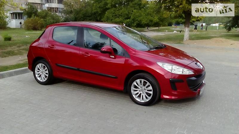 Peugeot 308 2008 года