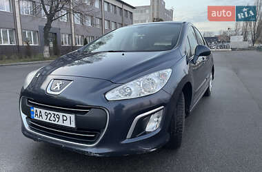 Peugeot 308  2011