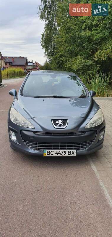 Peugeot 308 2008 року в Львові