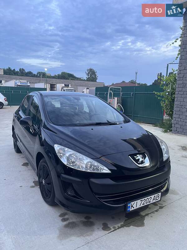 Хэтчбек Peugeot 308