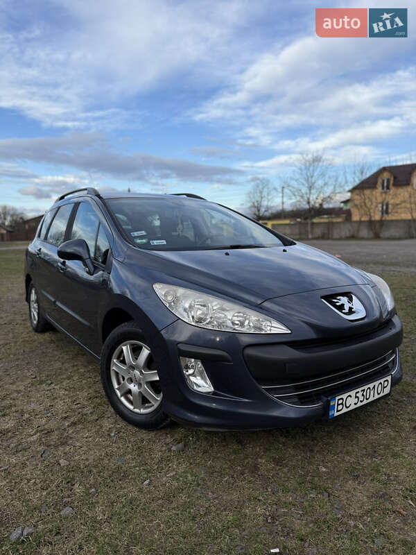 Легкові Peugeot 308