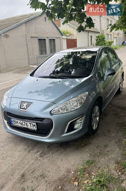 Peugeot 308  2011