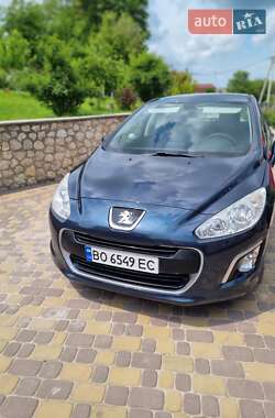 Peugeot 308  2011