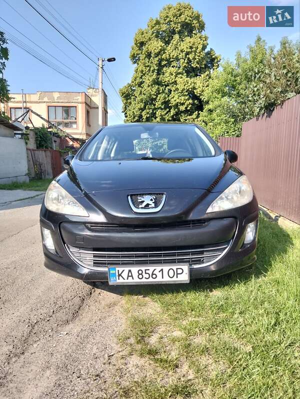 Хетчбек Peugeot 308