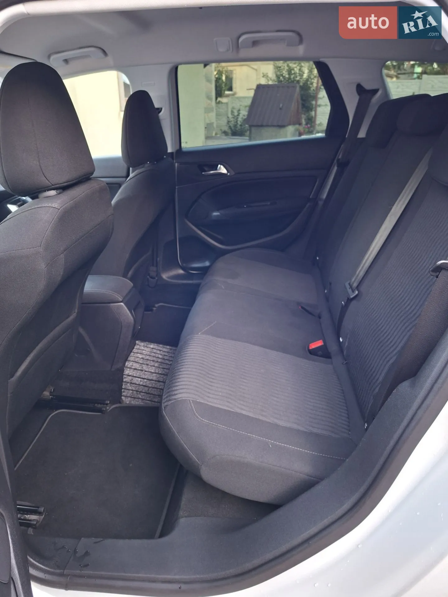 Peugeot 308 2015 VIN VF3LCBHZHFS322796 фото оголошення 26 з 41