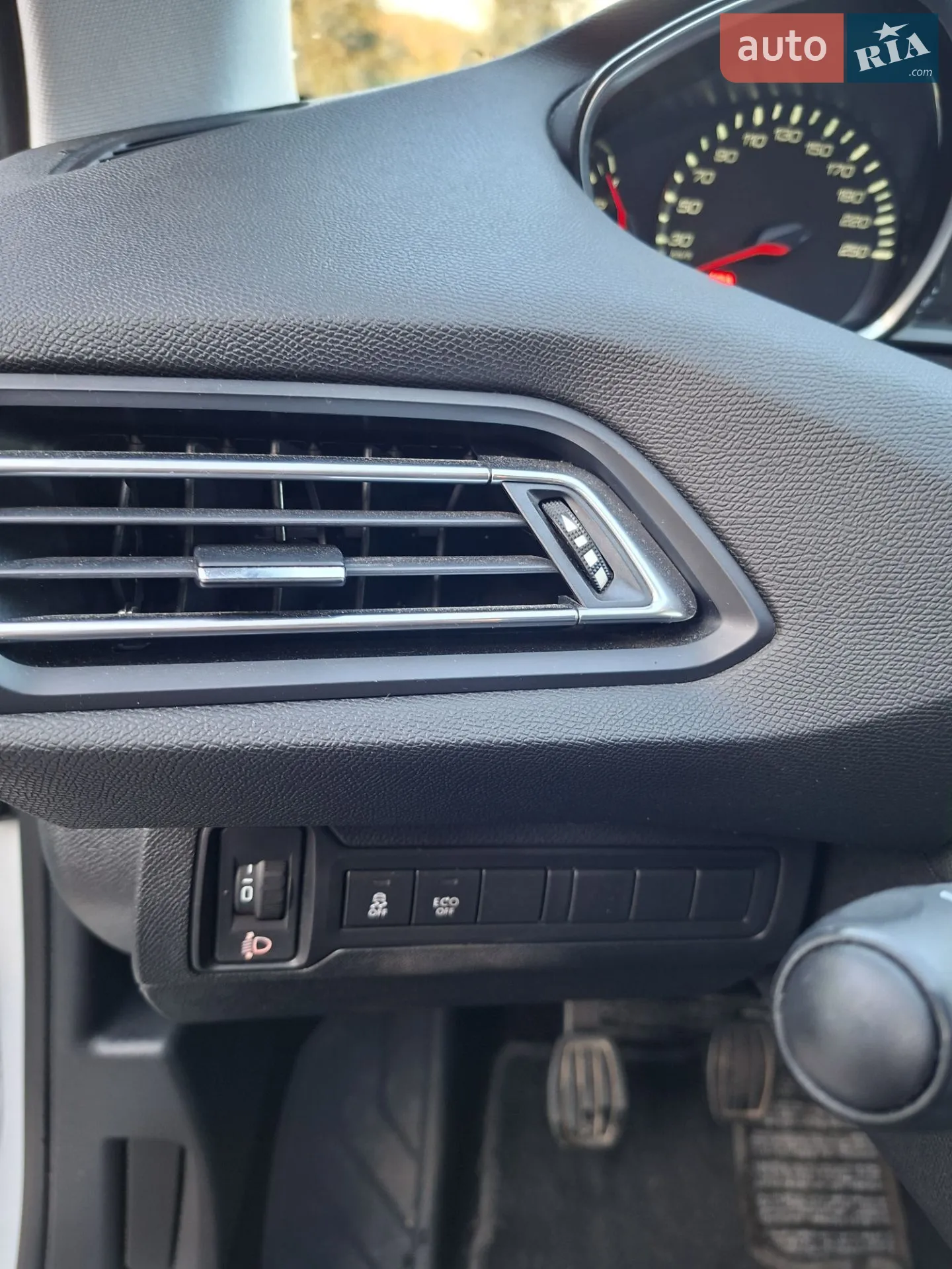 Peugeot 308 2015 VIN VF3LCBHZHFS322796 фото оголошення 37 з 41